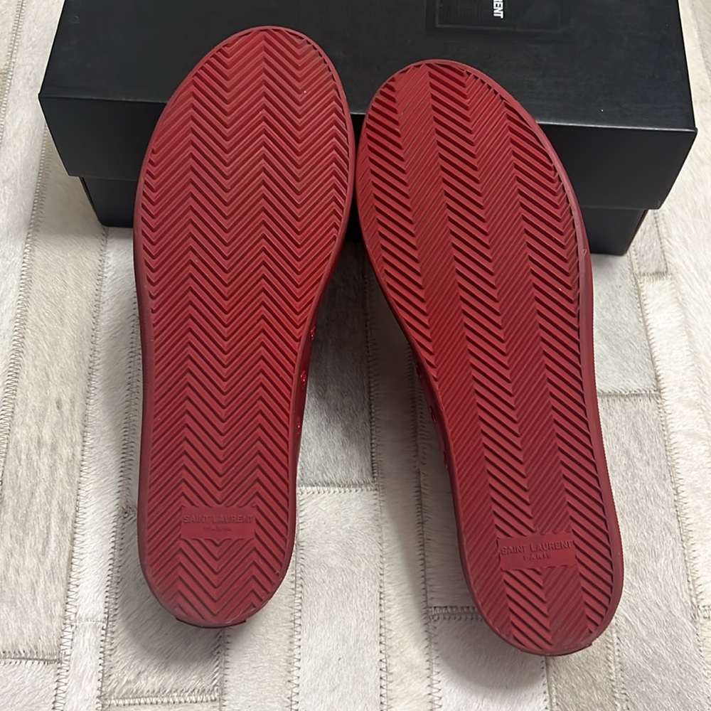 Saint Laurent men’s leather sneakers - Picture 11 of 13